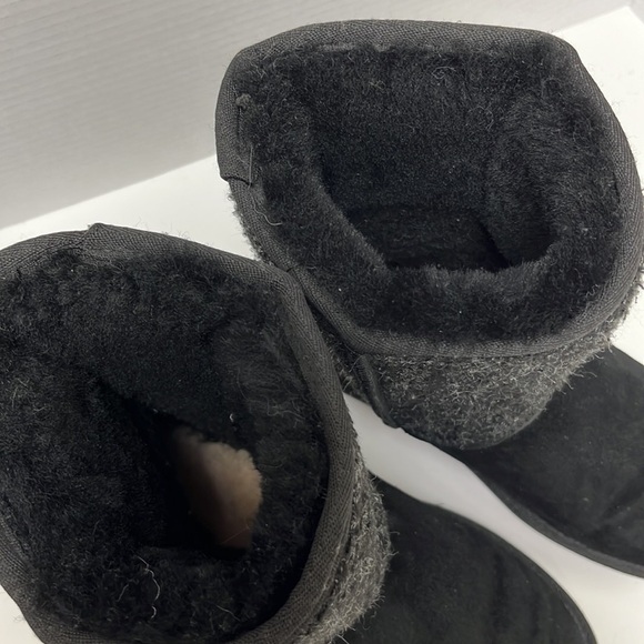 Minnetonka short boots! Nice! - Picture 5 of 5